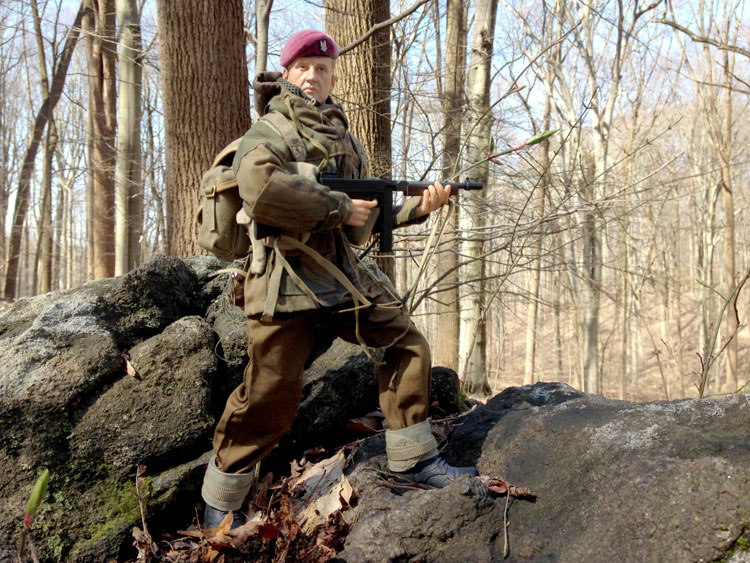 sas commando posed in the woods