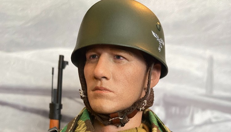 Ujindou – WW2 Gran Sasso Raid German Fallschirmjager [Review]